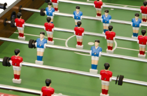 Игровой стол - футбол складной Maccabi Mini (орех)